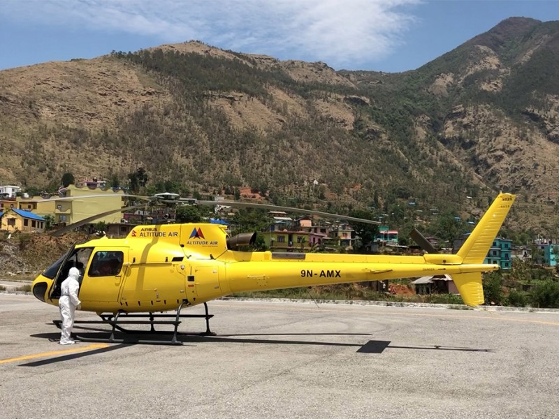 संक्रमित गर्भवतीको उपचारका लागि हेलिकोप्टर चार्टर